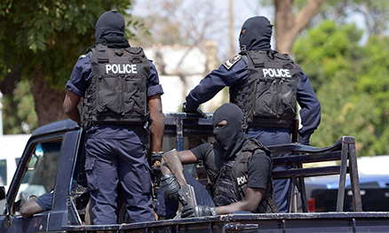 Corruption au sein des postes de police: Quand la persécution devient une  habitude ! – Le Combat – Actualités Mali